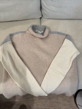 Vineyard Vines Blush, Cream & Gray Colorblock Turtleneck Sweater